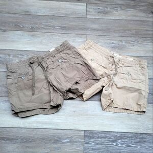 2 pair of Gap Summer Shorts Sz 4 khaki colored darker and lighter hiking casual